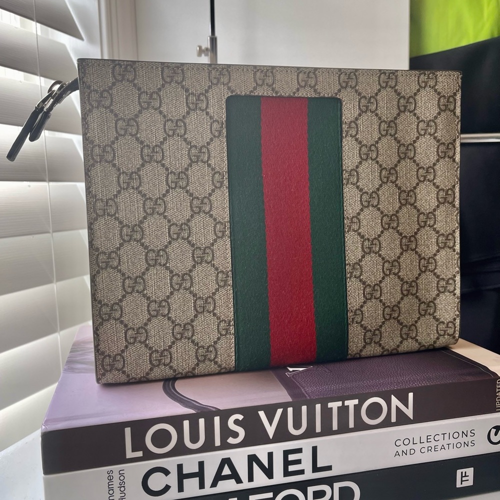 NWOT Gucci Supreme Web Pouch